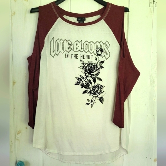 Torrid Cold Shoulder Baseball Love Blooms Tee - Picture 1 of 8